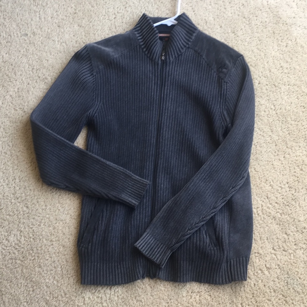 Men’s grey sweater